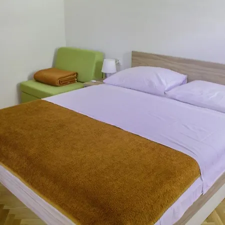 House Apartment *